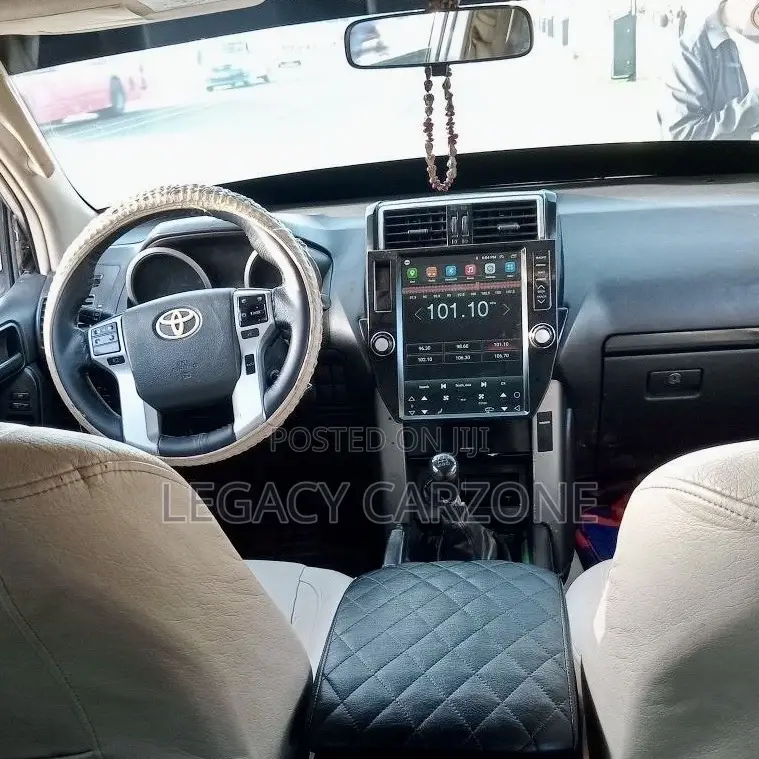 Toyota Land Cruiser 2011 White