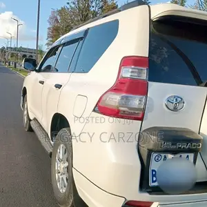 Toyota Land Cruiser 2011 White