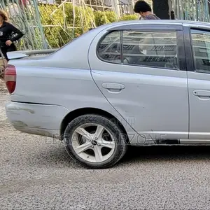 Toyota Platz 2002 Silver