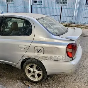Toyota Platz 2002 Silver