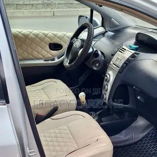 Toyota Yaris 2008 Silver