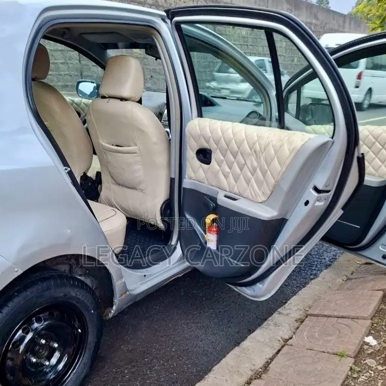 Toyota Yaris 2008 Silver
