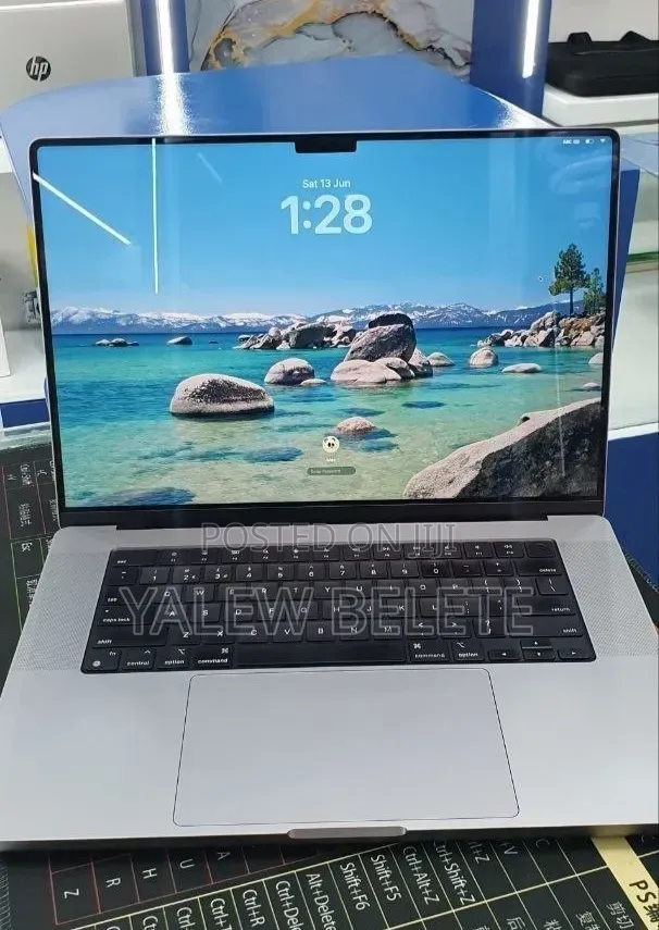 New Laptop Apple MacBook Pro 32GB Apple M1 Max SSD 1T