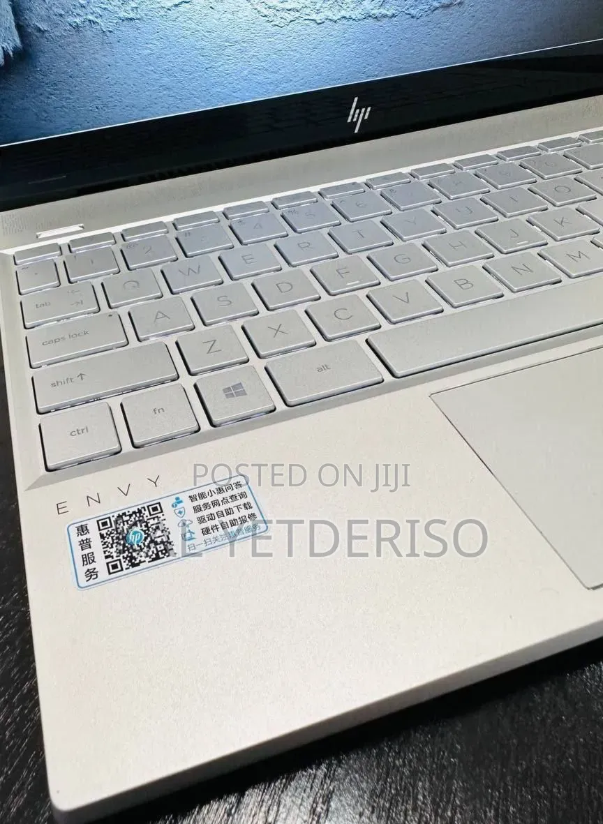 New Laptop HP Envy 13 8GB Intel Core i5 SSD 512GB