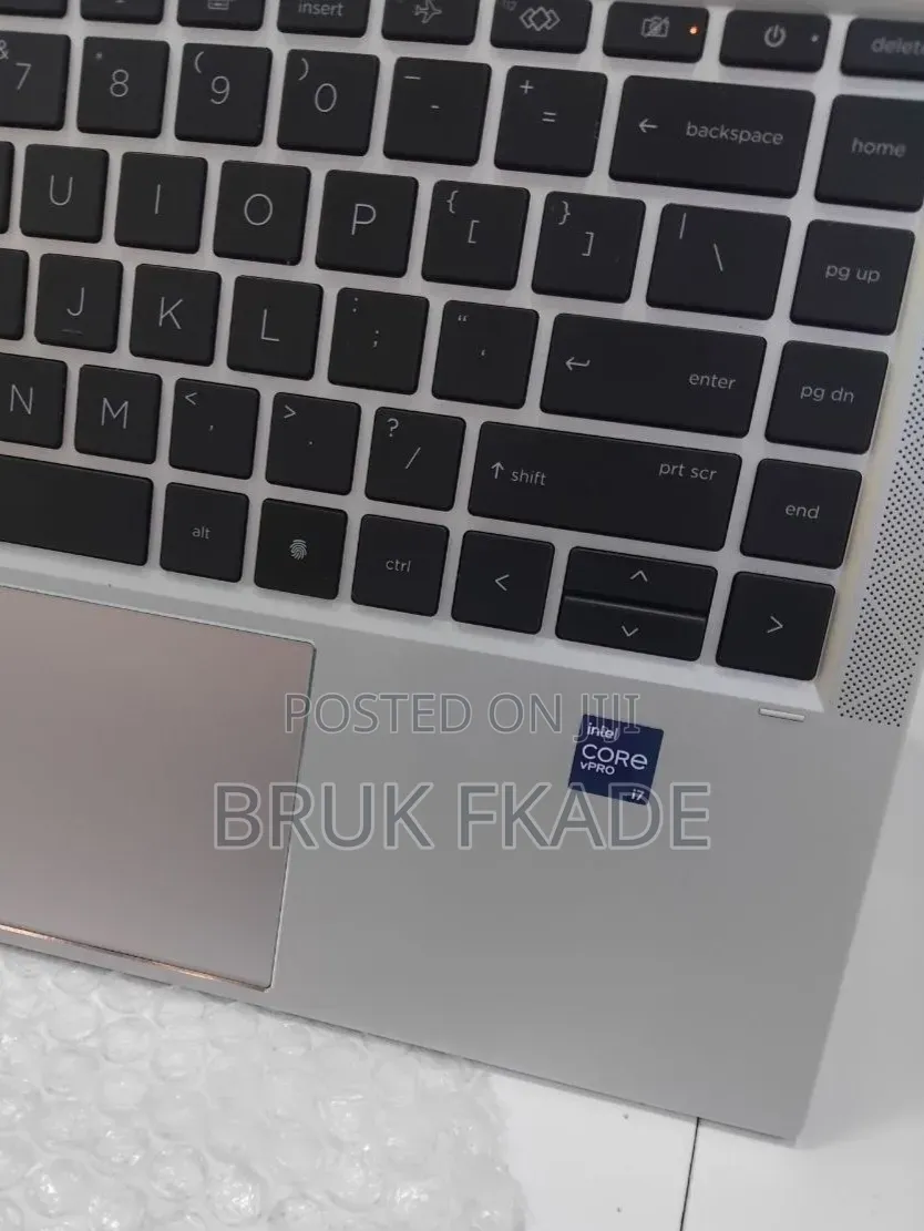 New Laptop HP EliteBook 1040 G8 16GB Intel Core i7 SSD 512GB