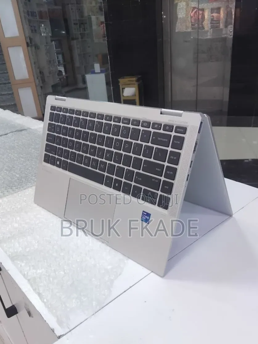 New Laptop HP EliteBook 1040 G8 16GB Intel Core i7 SSD 512GB