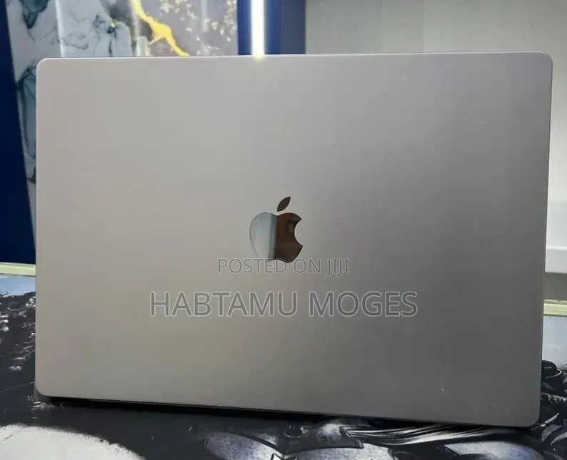 New Laptop Apple MacBook Pro 2021 M1 32GB SSD 1T