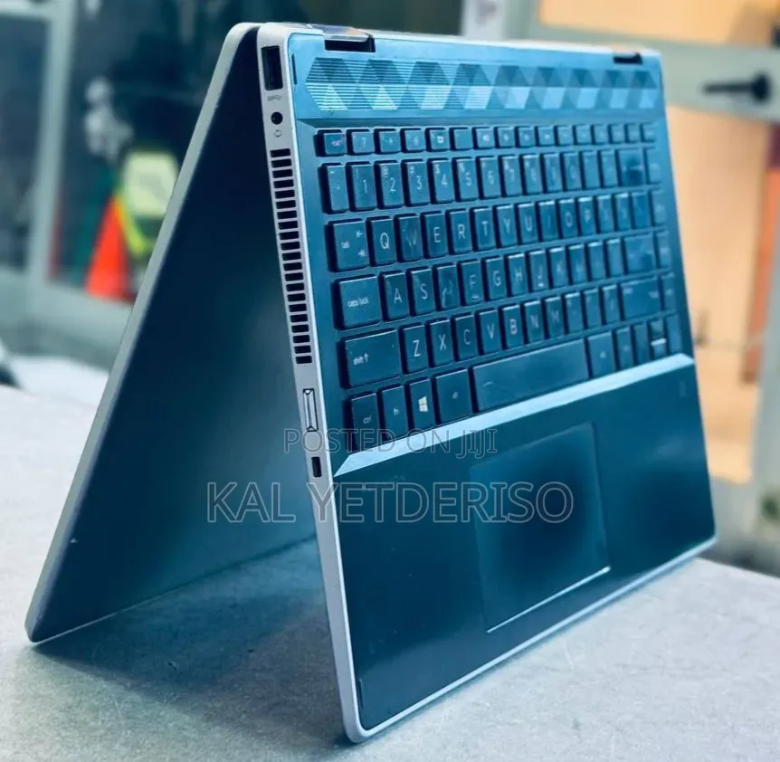 New Laptop HP Pavilion 13 X360 8GB Intel Core i3 SSD 256GB