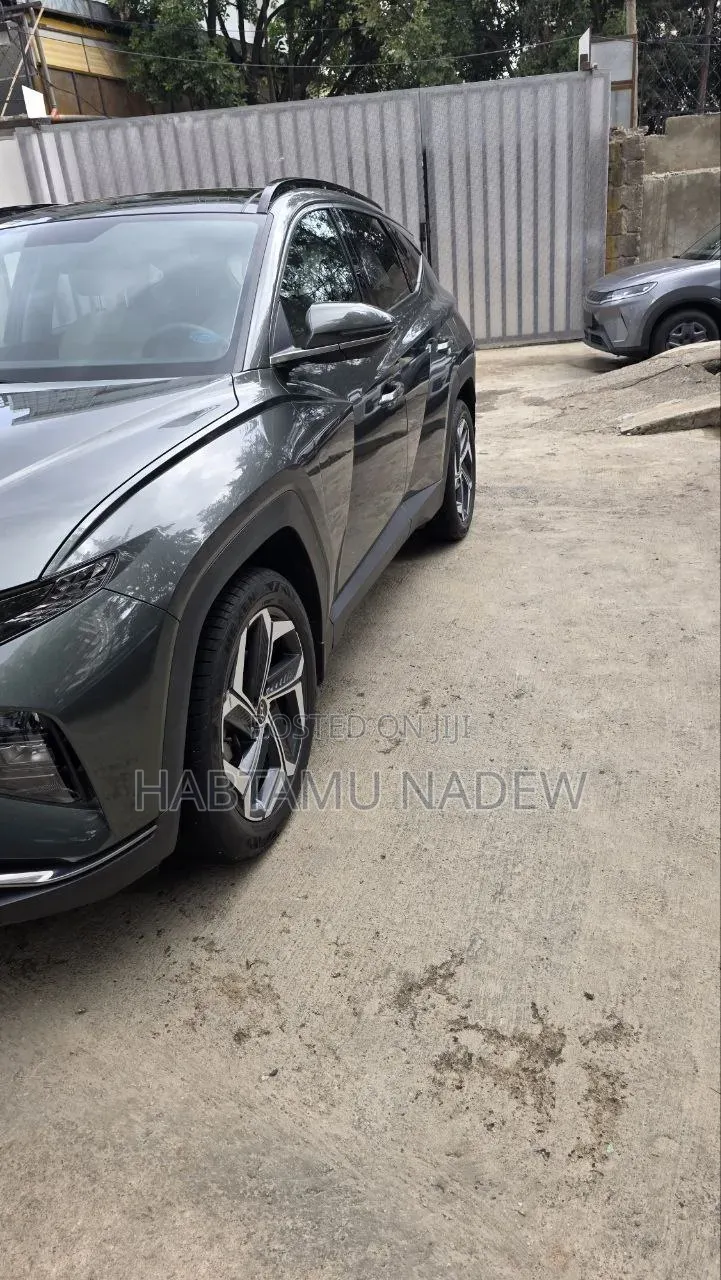 Hyundai Tucson 2022 Silver