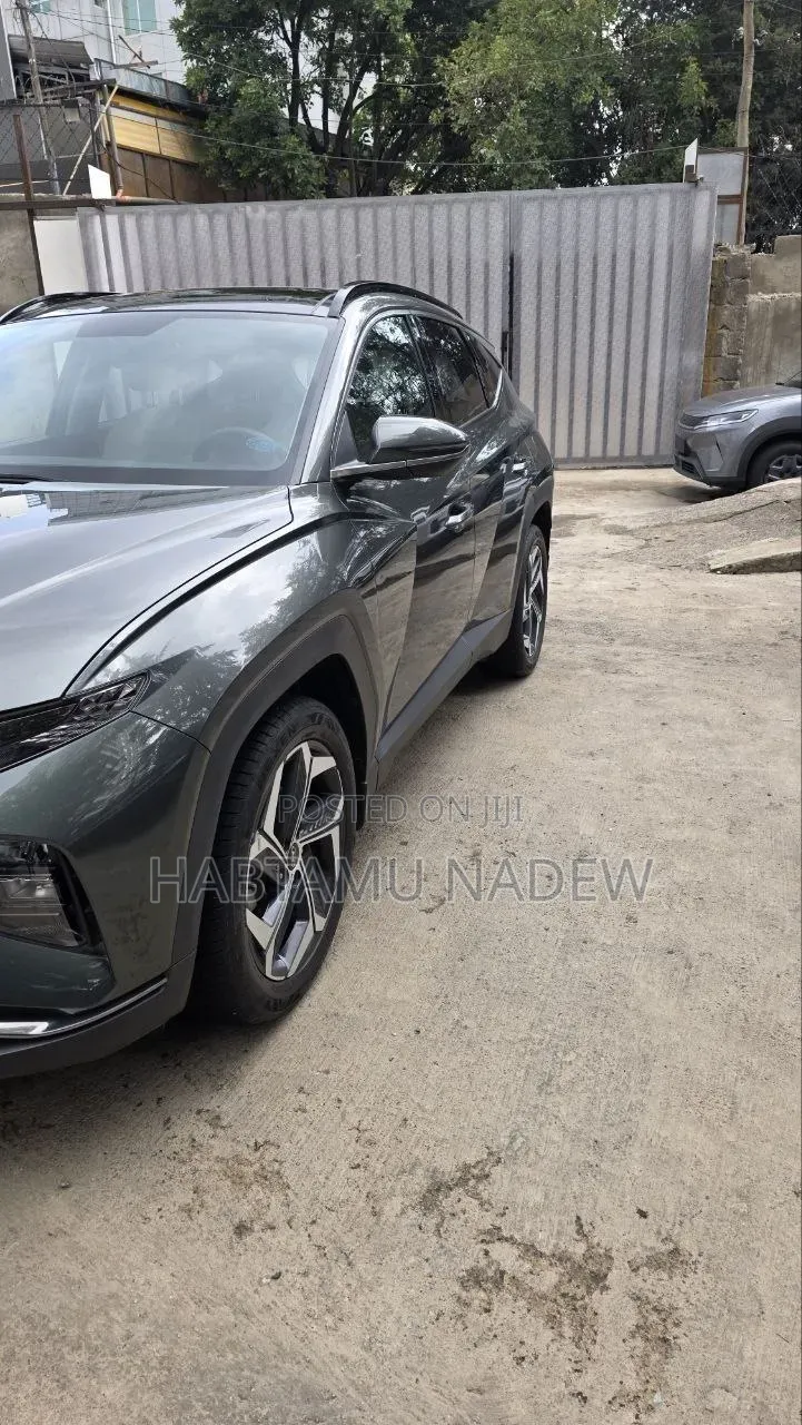 Hyundai Tucson 2022 Silver