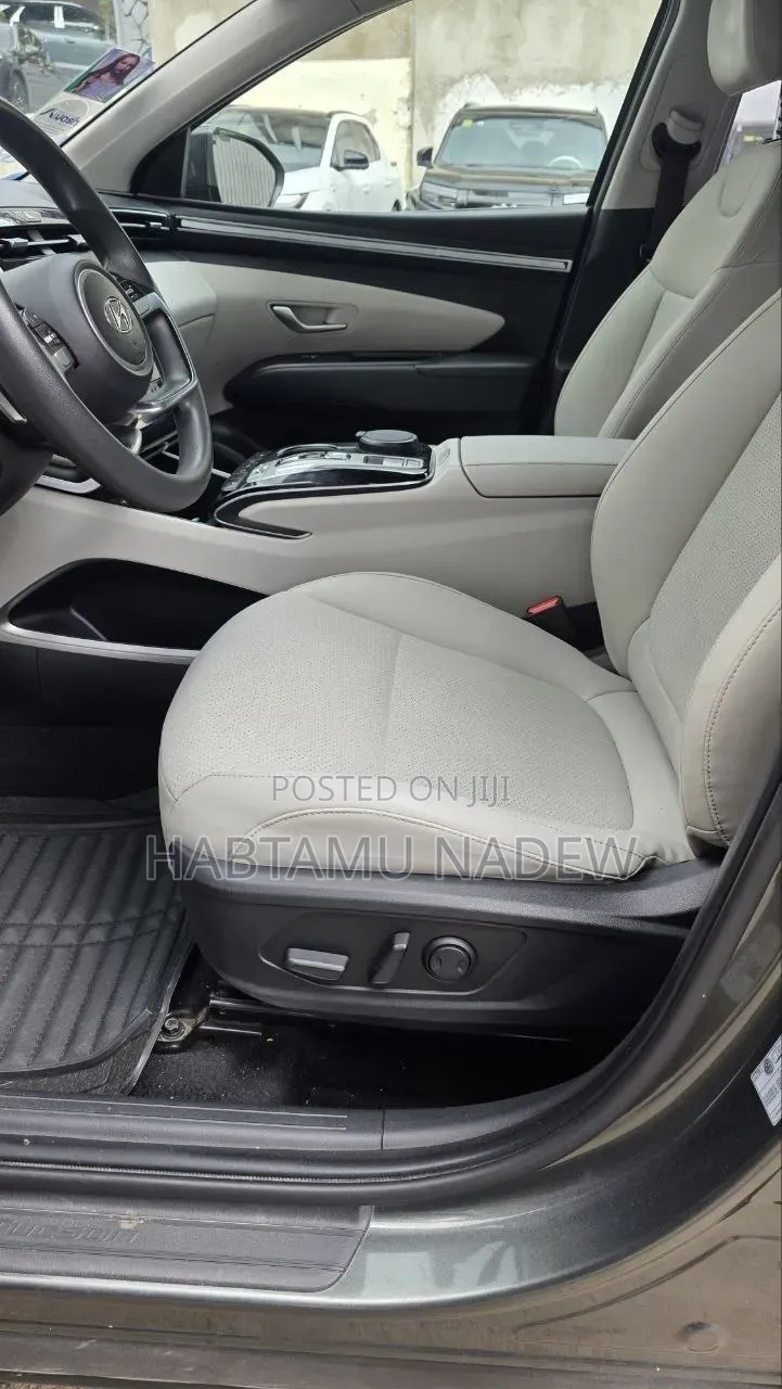 Hyundai Tucson 2022 Silver