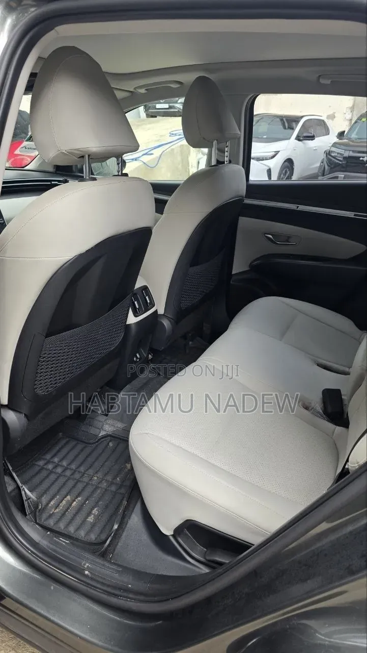 Hyundai Tucson 2022 Silver
