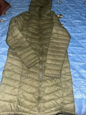Light Weight Jacket Hooded Design