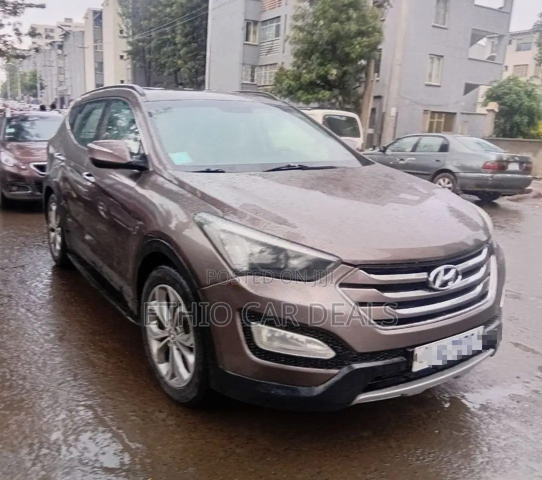 Hyundai Santa Fe 2013 Brown