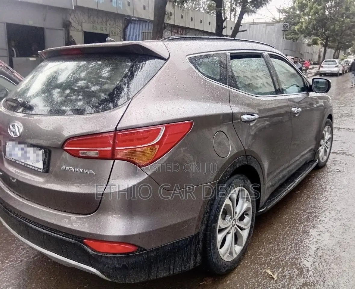 Hyundai Santa Fe 2013 Brown