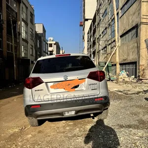Suzuki Grand Vitara 2021 Silver