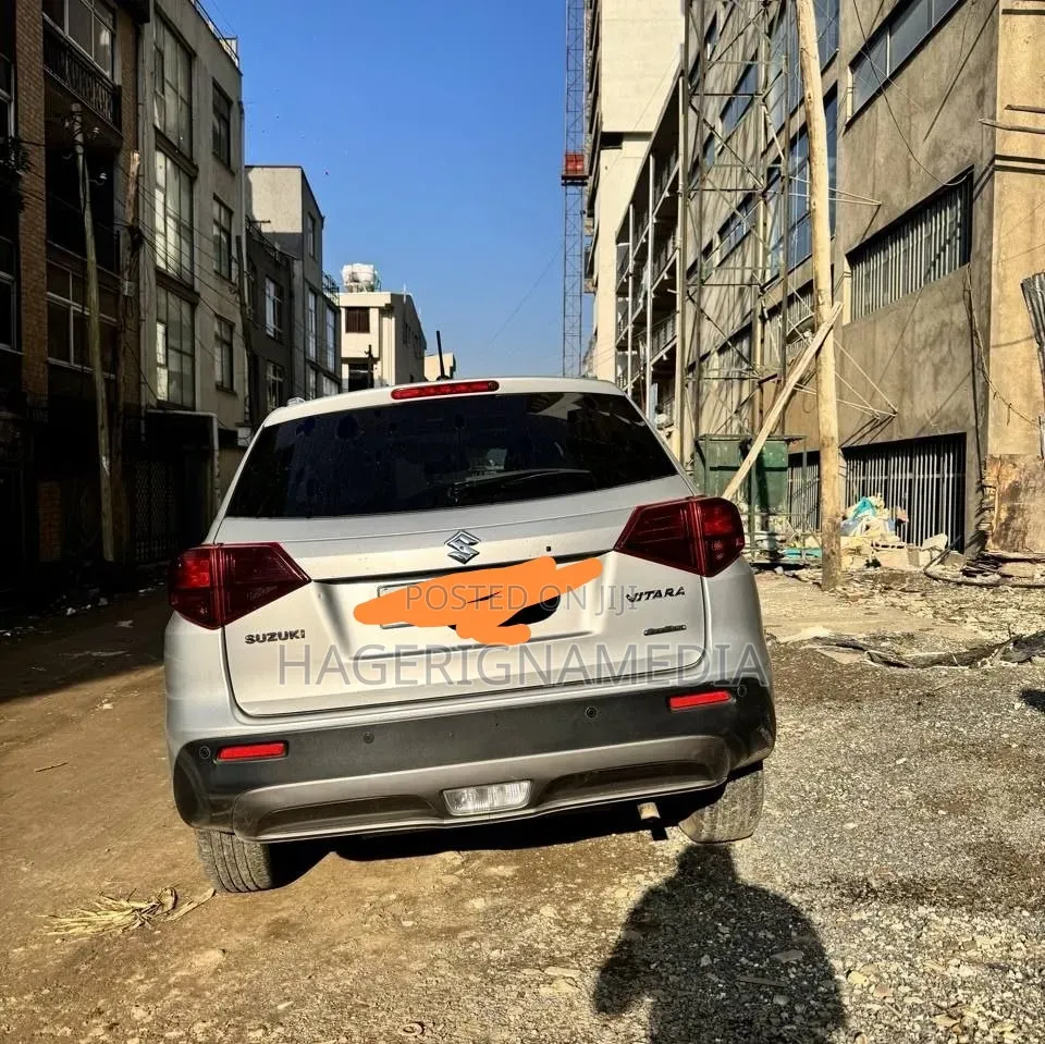 Suzuki Grand Vitara 2021 Silver