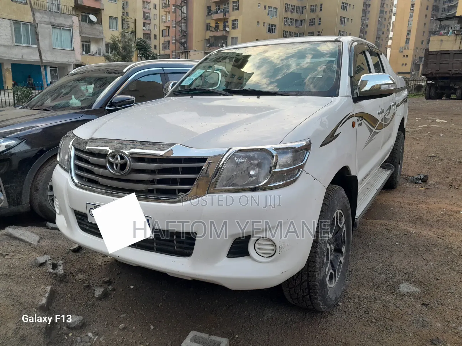 Toyota Hilux 2013 White