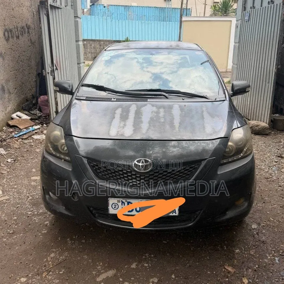 Toyota Yaris 2010 Black