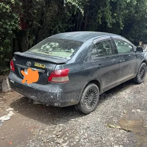 Toyota Yaris 2010 Black