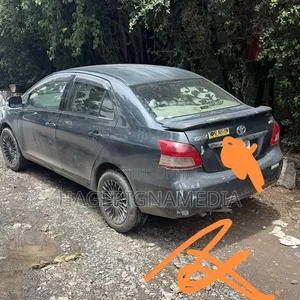 Toyota Yaris 2010 Black