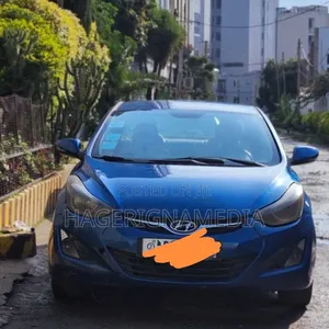 Hyundai Avante 2015 Blue