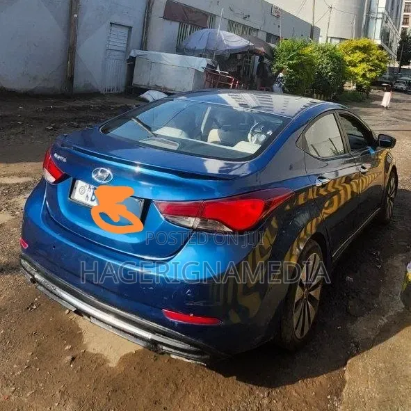 Hyundai Avante 2015 Blue