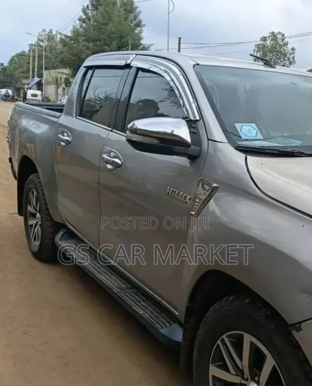 Toyota Hilux 2018 Silver