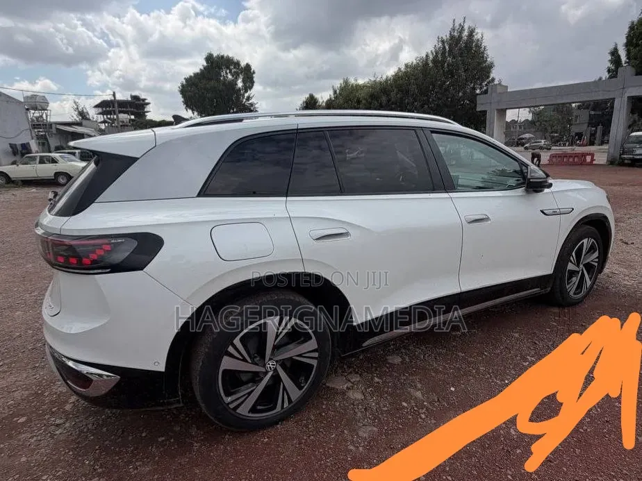 Volkswagen ID.6 2024 White