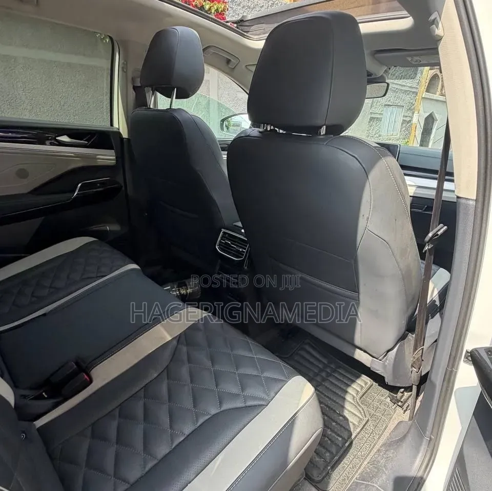 Volkswagen ID.6 2024 White