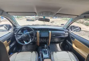 Toyota Fortuner 2022 Black