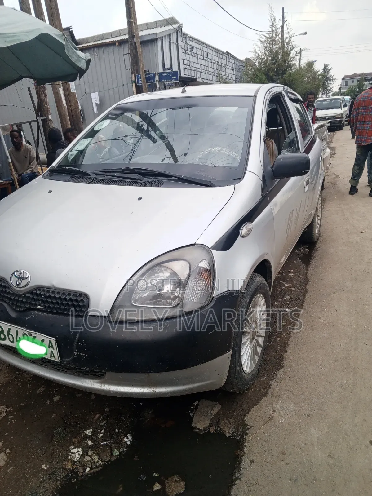 Toyota Vitz 1999 Silver