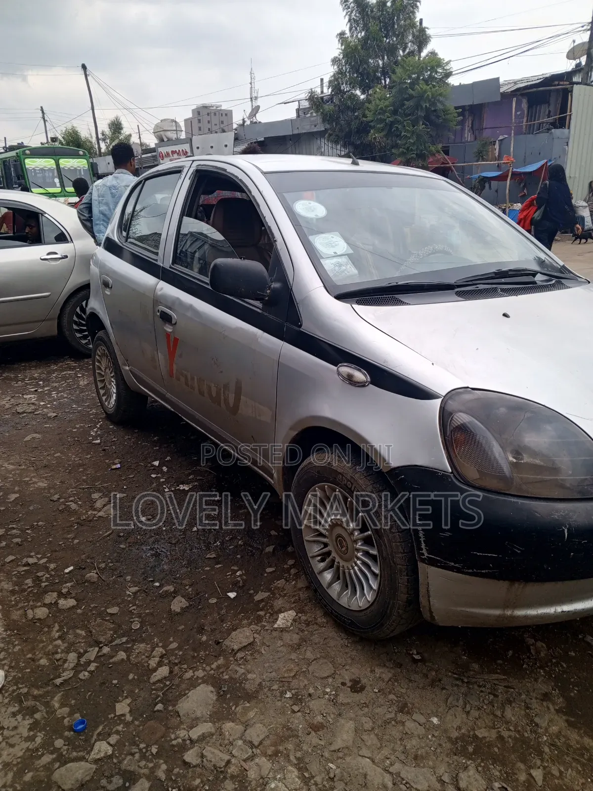 Toyota Vitz 1999 Silver