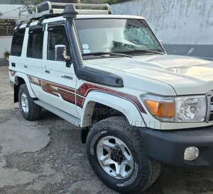 Toyota Land Cruiser 2019 White
