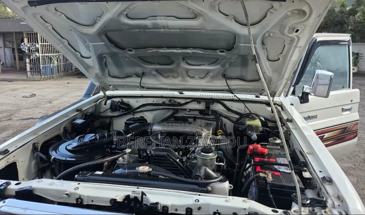 Toyota Land Cruiser 2019 White