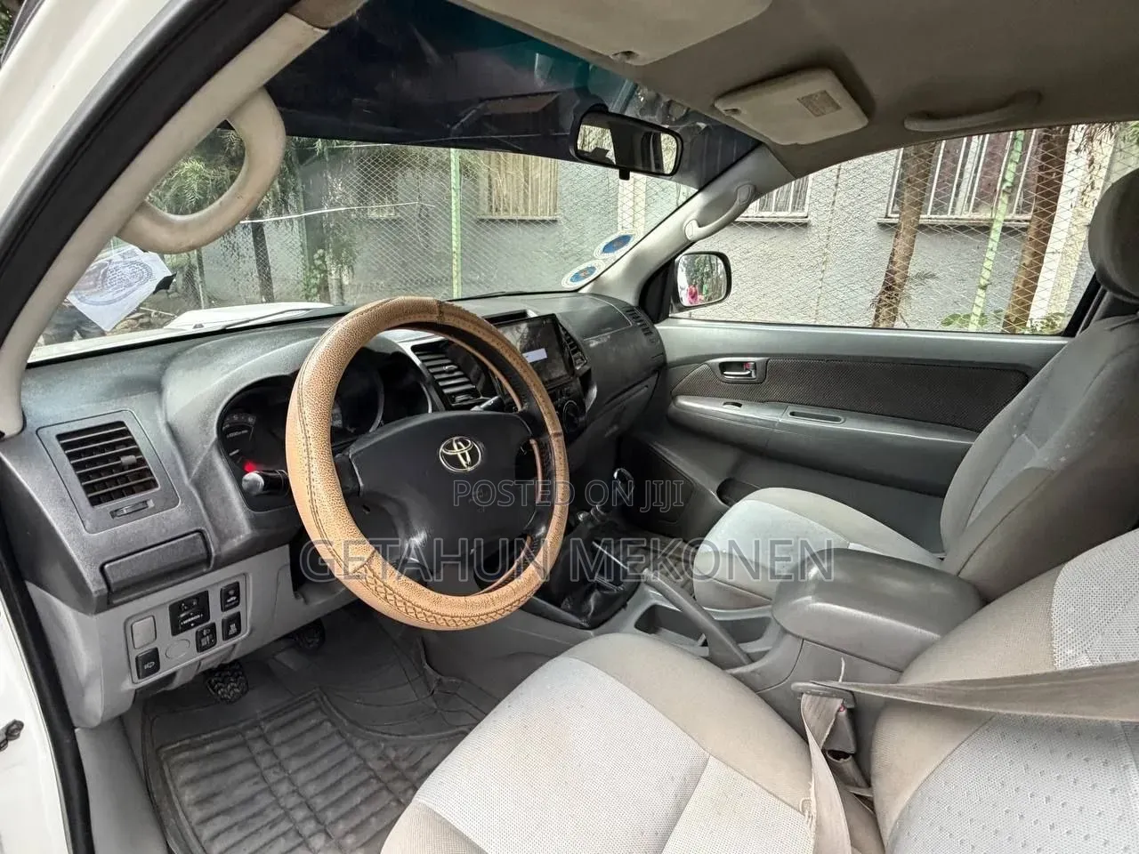 Toyota Hilux 2010 White