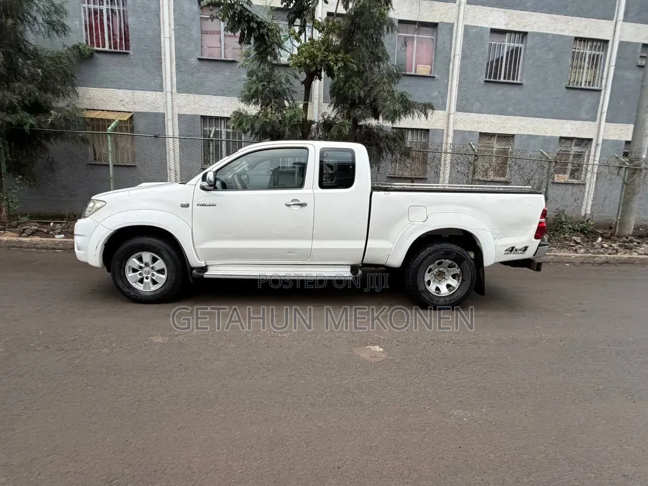 Toyota Hilux 2010 White