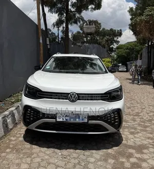 Volkswagen ID.6 2024 White