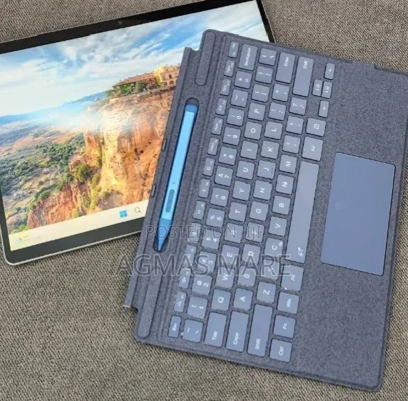 New Laptop Microsoft Surface Pro 9 16GB Intel Core i7 SSD 512GB