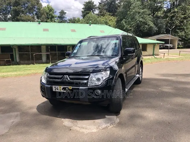 Mitsubishi Pajero 3.2 Di-Dc GLS 2010 Black