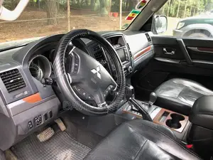 Mitsubishi Pajero 3.2 Di-Dc GLS 2010 Black