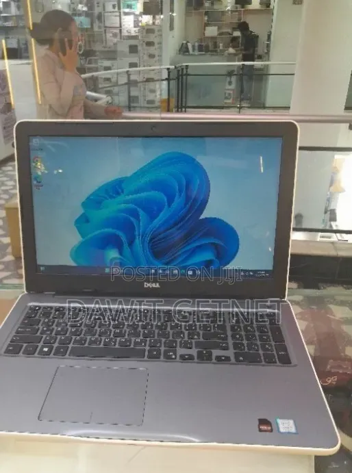 New Laptop Dell Inspiron 15 8GB Intel Core i7 HDD 1T