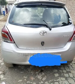 Toyota Yaris 2010 Silver