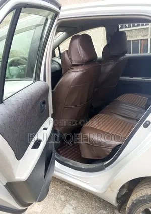 Toyota Yaris 2010 Silver