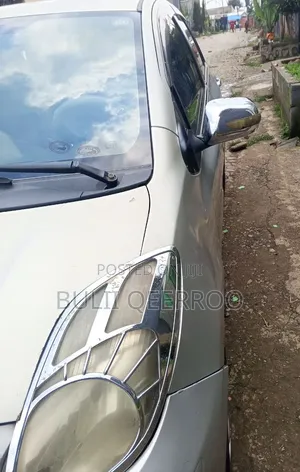 Toyota Yaris 2010 Silver