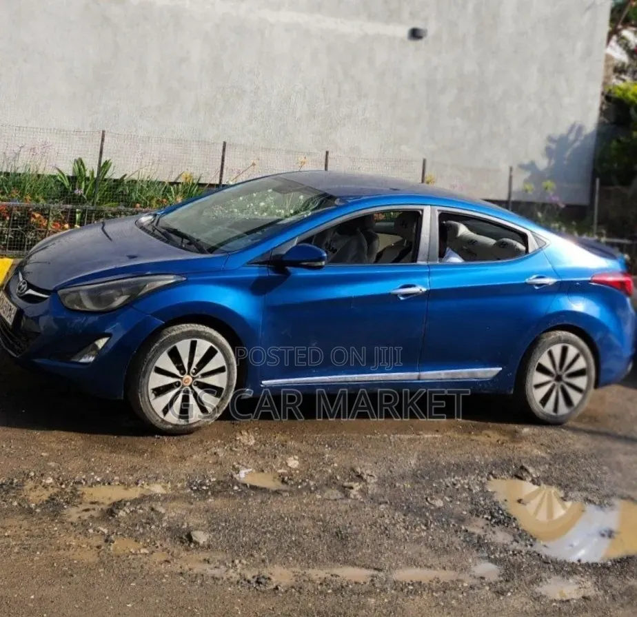Hyundai Avante 2015 Blue