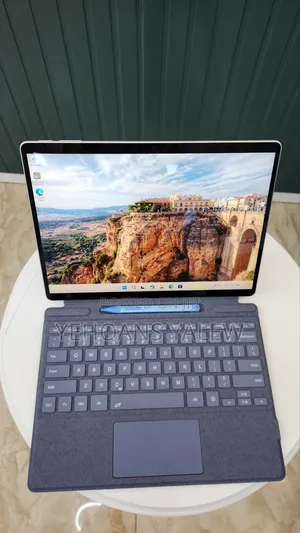 New Laptop Microsoft Surface Pro 9 16GB Intel Core i7 SSD 512GB