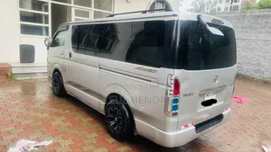 Toyota HiAce 2007 Silver