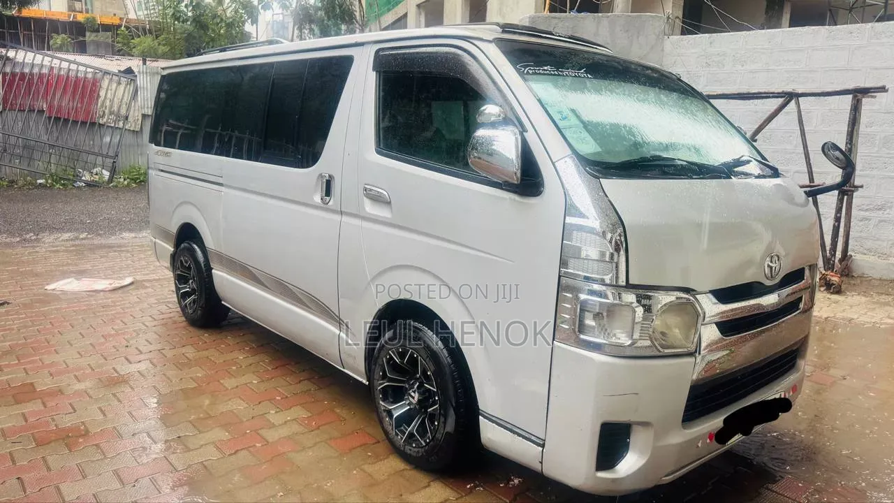 Toyota HiAce 2007 Silver