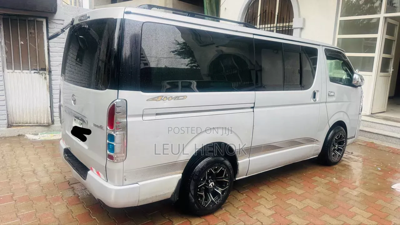 Toyota HiAce 2007 Silver